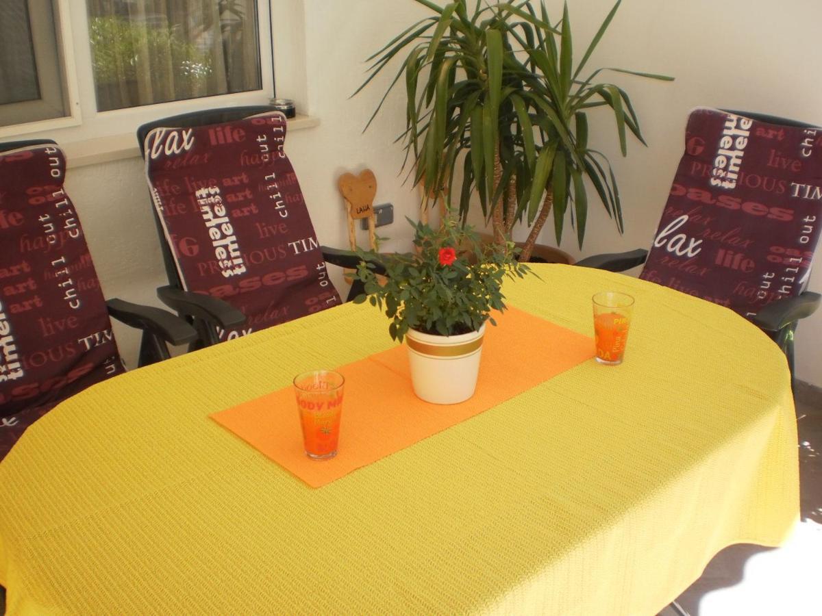 אומיס Apartment Lana מראה חיצוני תמונה