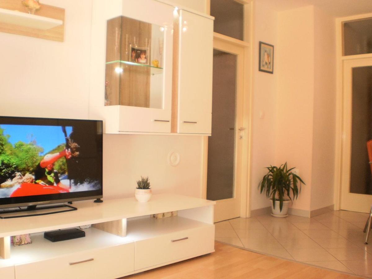 אומיס Apartment Lana מראה חיצוני תמונה