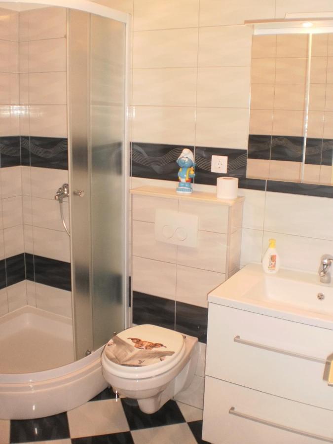 אומיס Apartment Lana מראה חיצוני תמונה