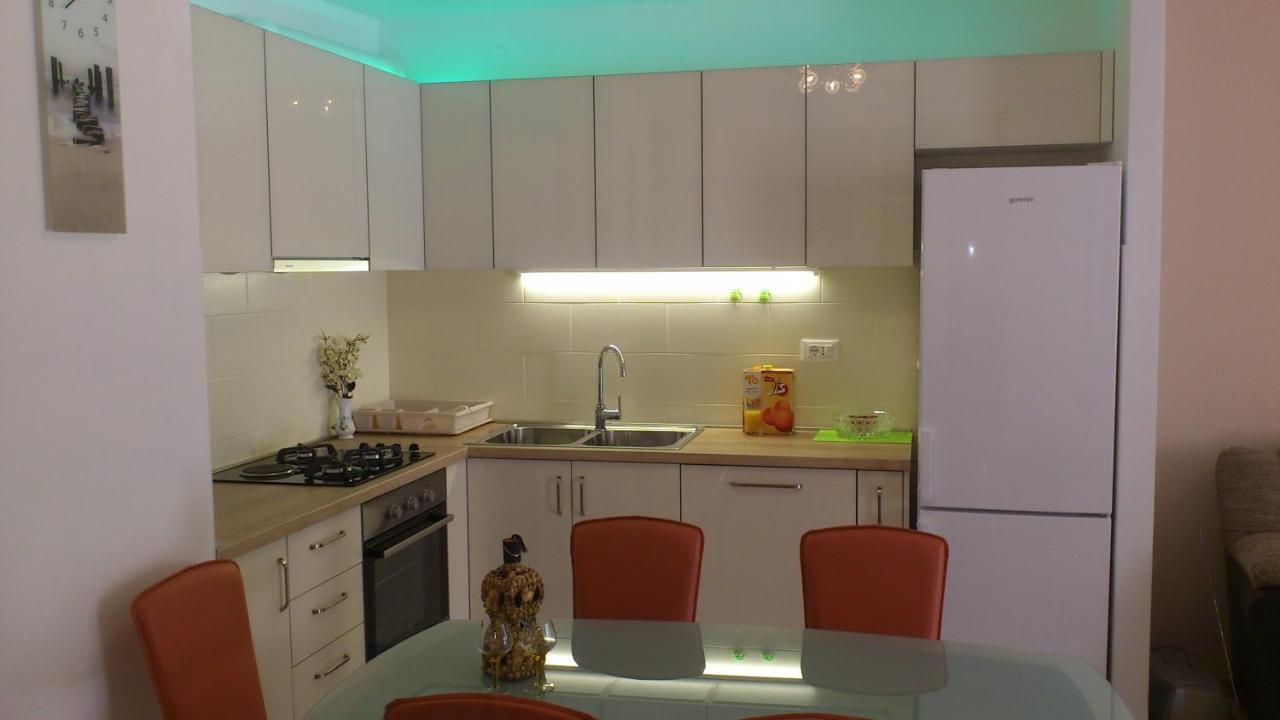 אומיס Apartment Lana מראה חיצוני תמונה